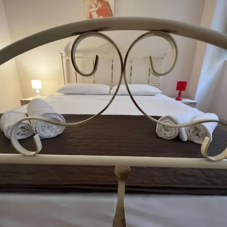 Gioeni House * Cefalu