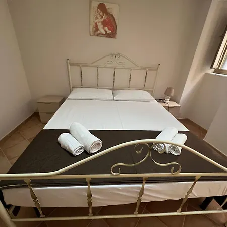 Gioeni House Holiday home