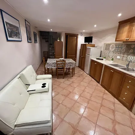 Gioeni House Holiday home *